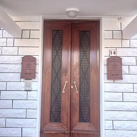 Gladys Guest house *